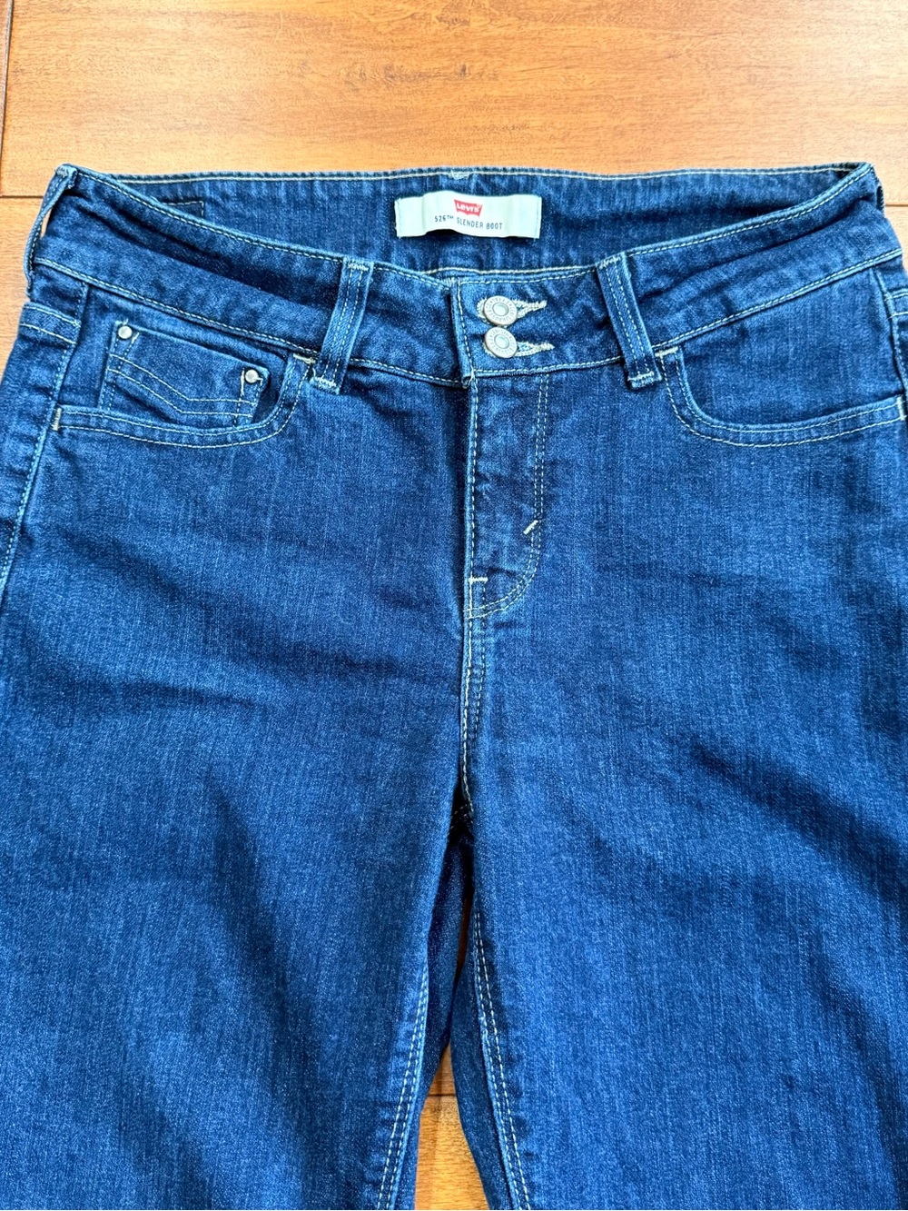 Levi's Womens 526 Slender Boot Cut Dark Wash Jeans 6S W28 L30  ‘R’ Tag - Picture 2 of 12